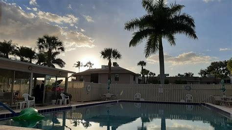 hotels iona fl.